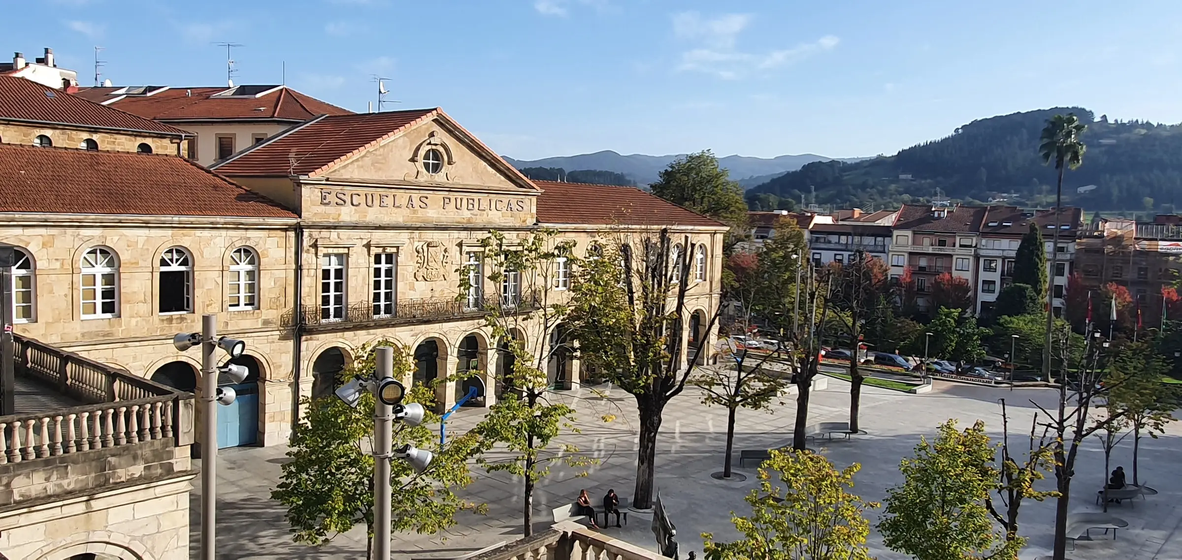 Antiguas Escuelas Públicas en la plaza de Gernika