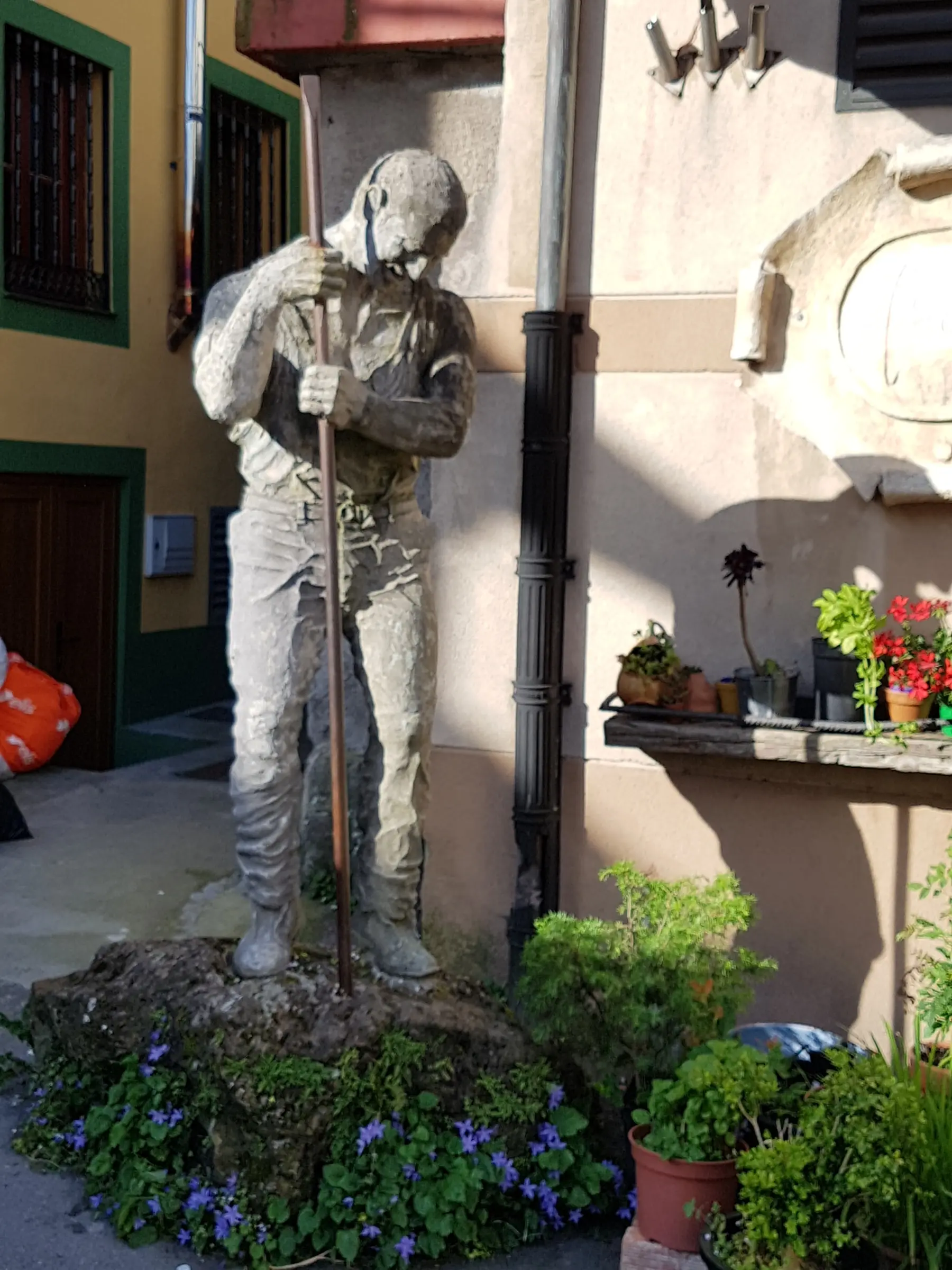 Estatua de un minero en La Arboleda