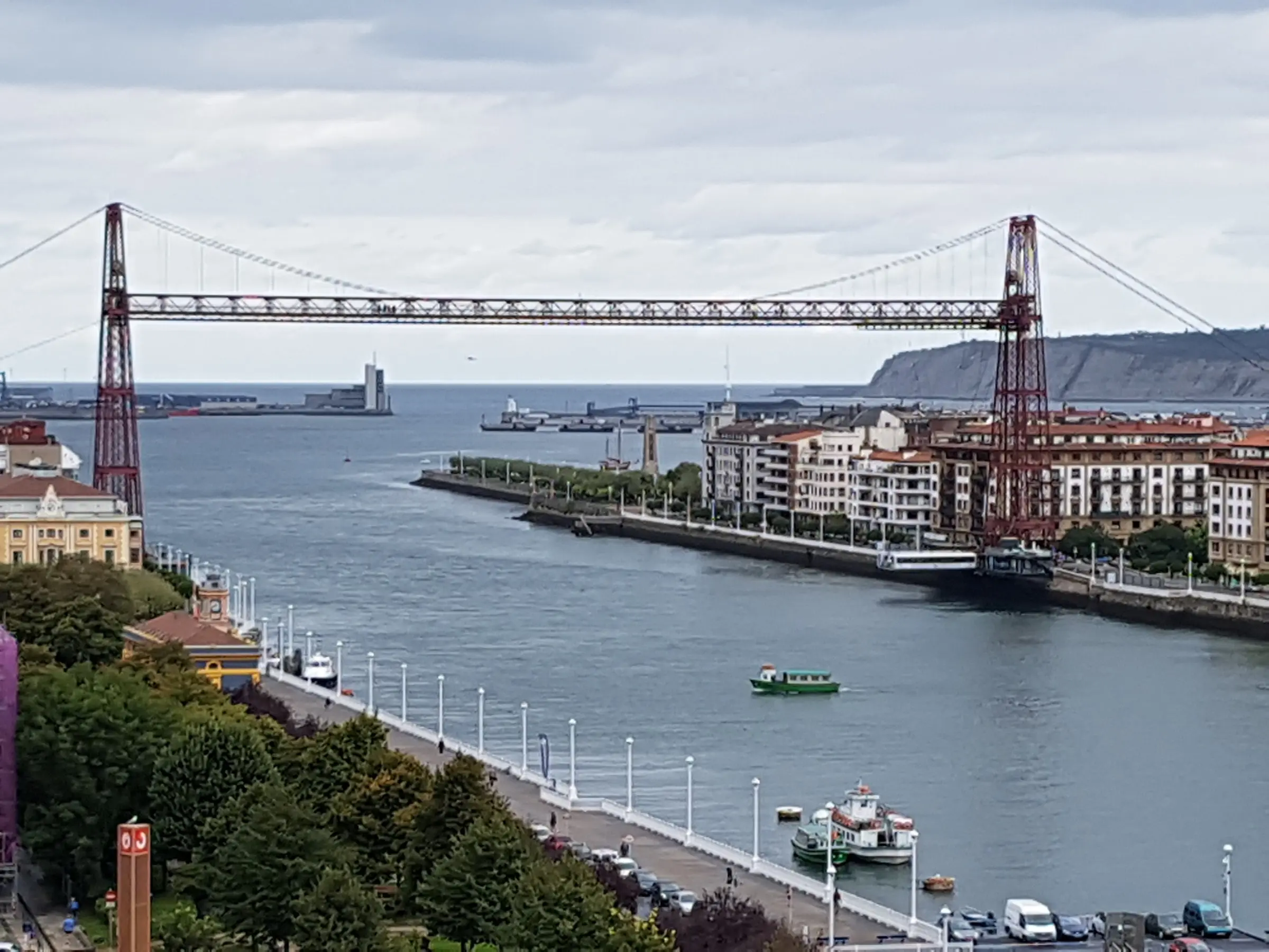 Ría del Nervión y el Puente Colgante desde Portugalete